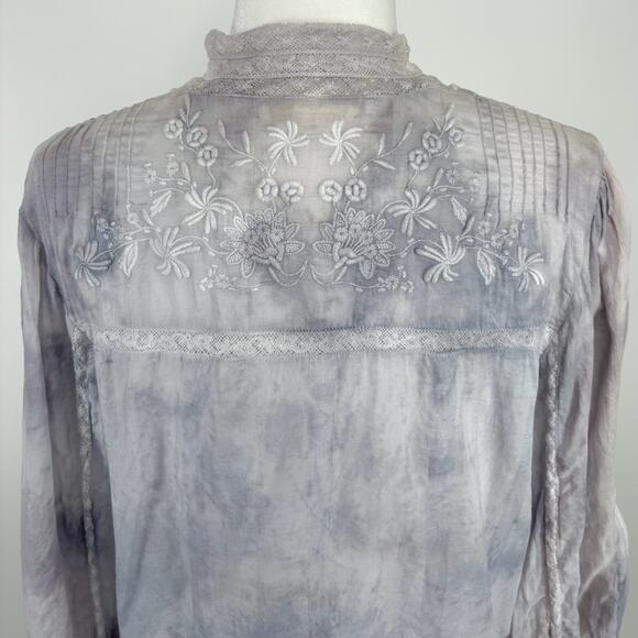 LoveShackFancy Ronda Top in Washed Denim Size Large Embroidered Peasant Tie-Dye - Picture 6 of 12